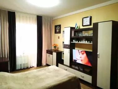 Продаю свою 1в2/3/5 на Ахмад Югнакий (ТТЗ).45 кв. Не торец. Балкон 2*6 м.