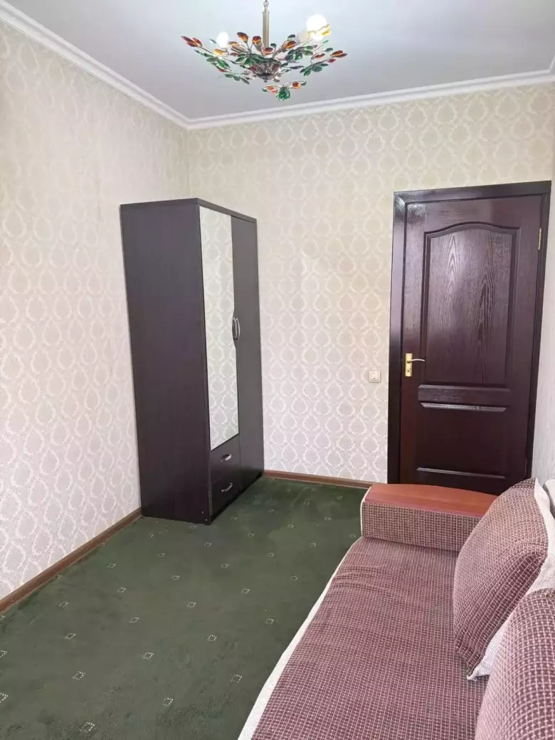 Сдаю квартиру 3/3/5 метроБуюк ипак йули Художников