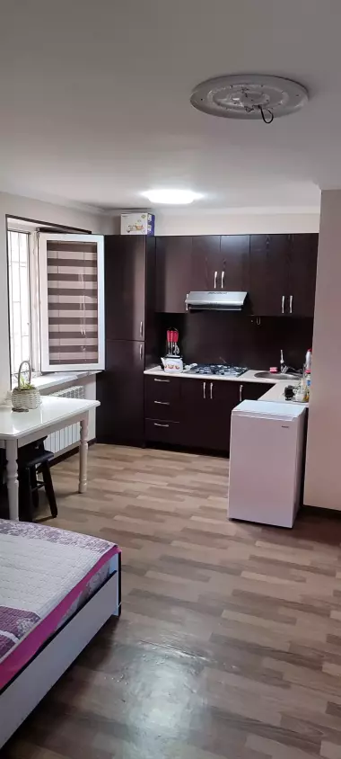 продается квартира 1/2 Яшнобадский район