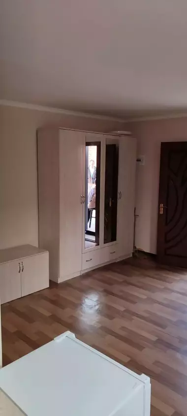 продается квартира 1/2 Яшнобадский район