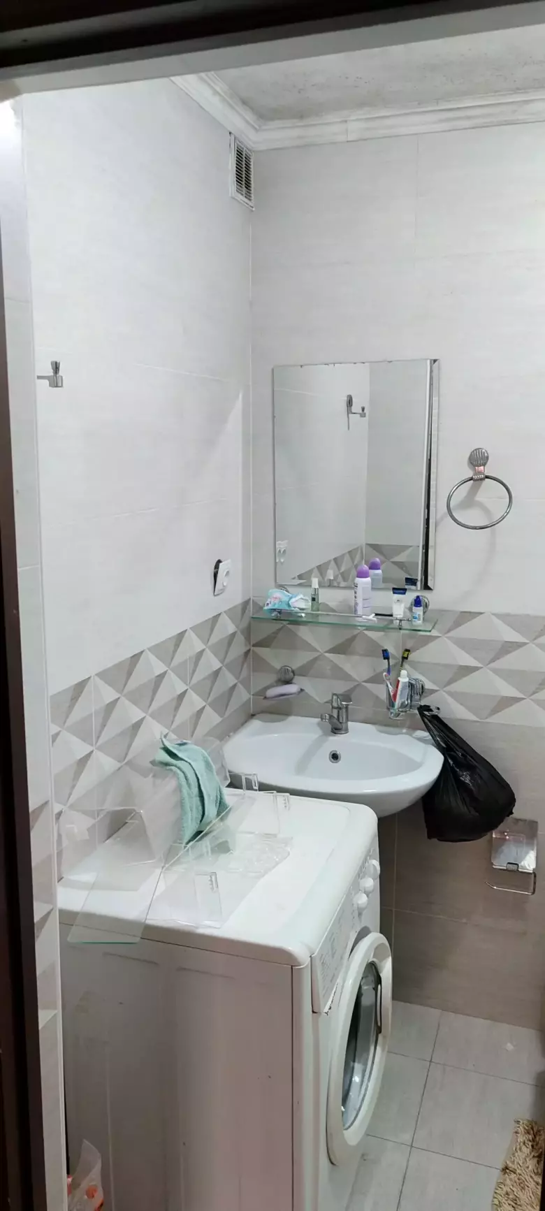 продается квартира 1/2 Яшнобадский район