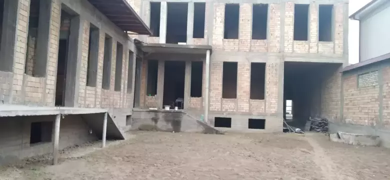 Продам Еврокоробку Юнусабад-4 за посольством США 6соток 4уровня 8комнат