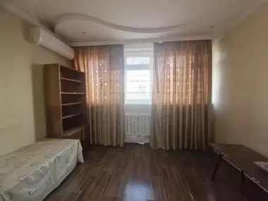 5 комнатная квартира в аренду. Госпитальный