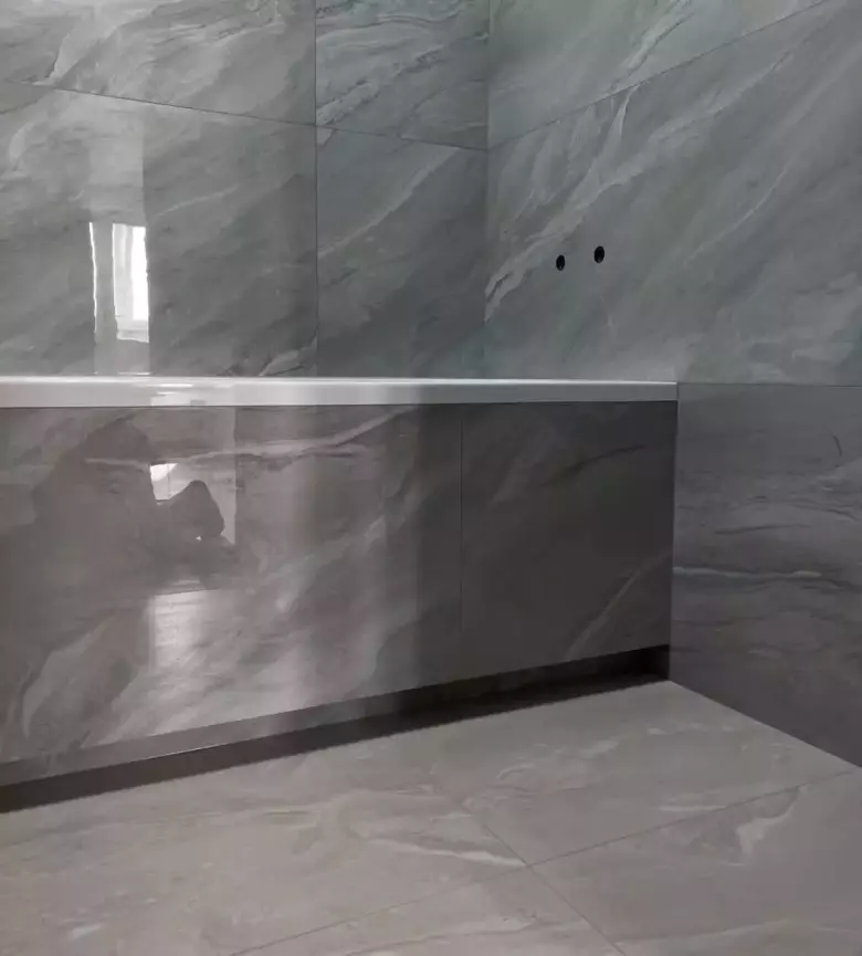 КАЧЕСТВЕННАЯ УКЛАДКА КАФЕЛЯ | монтаж трапа | запил под 45градусов