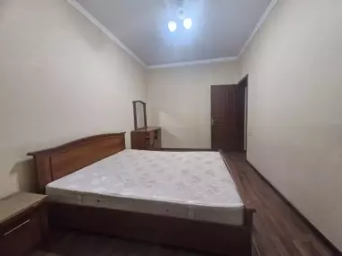 5 комнатная квартира в аренду. Госпитальный