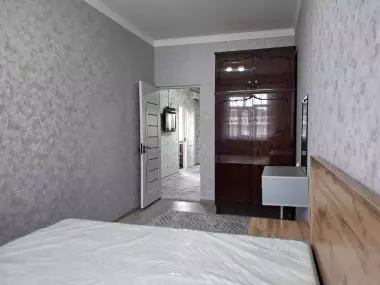 Чилонзор 14 да ўзимнинг 2 хоналик квартирамни ижарага бераман.