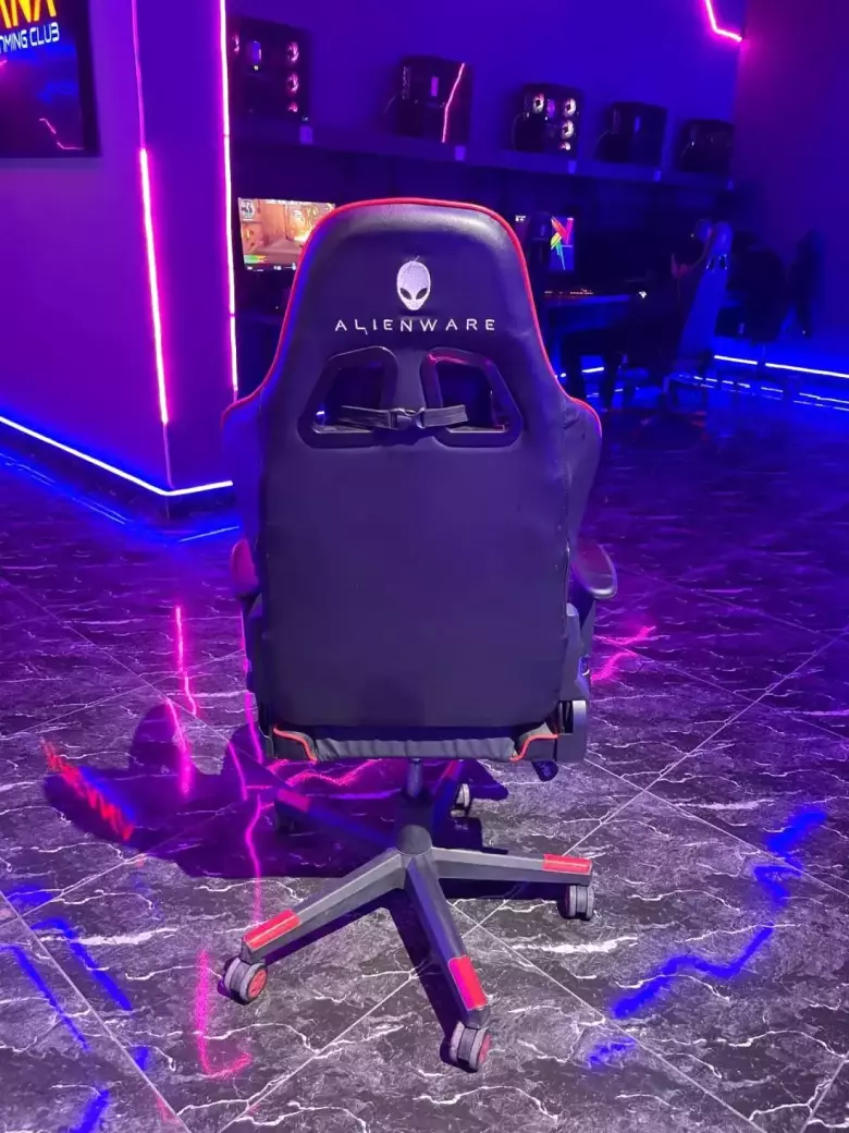 Alienware игровое кресло цена: 2 000 000 сум