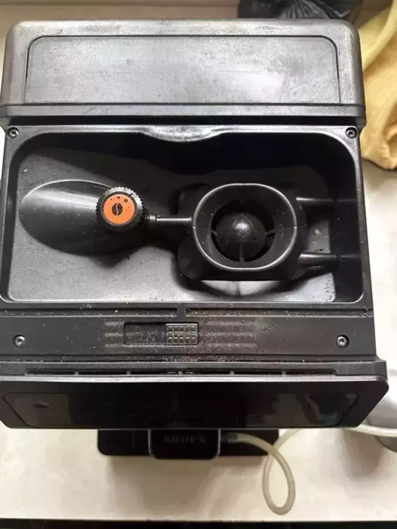 Кофемашина Krups Quattro EA891810