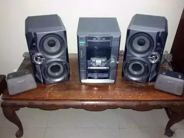 Музыкальные Центры Sony MHC-VX555 и Sony cmt-gp5