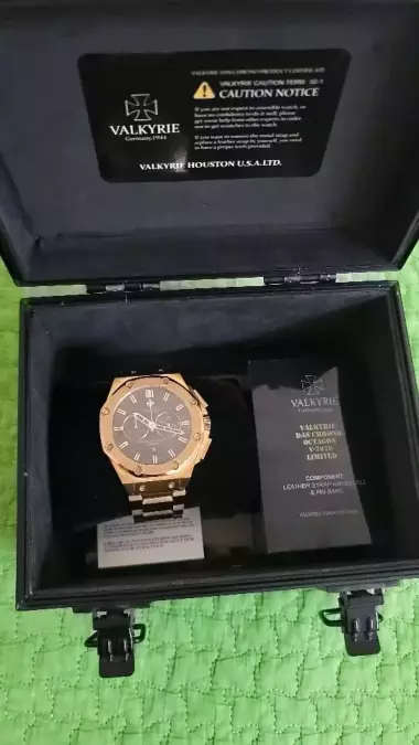 Продаю часы