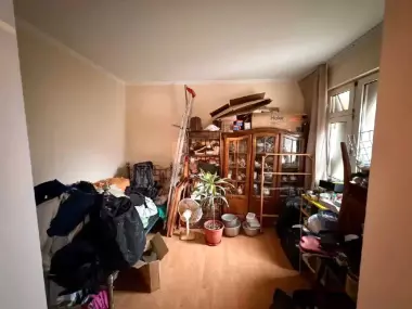 Продам 5 ком. Мирабадский район. Центр города!