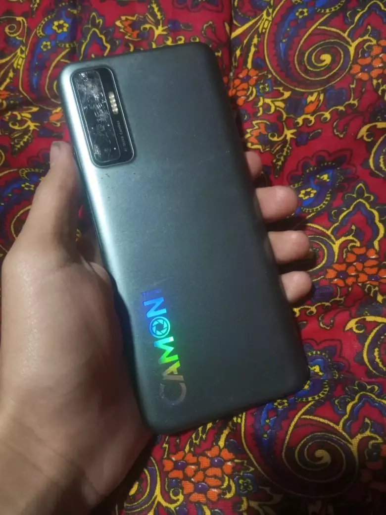 telefon techno comon 17 pro