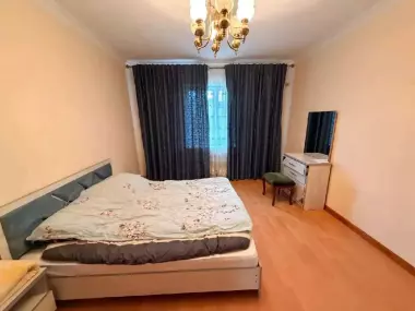 Продам 5 ком. Мирабадский район. Центр города!