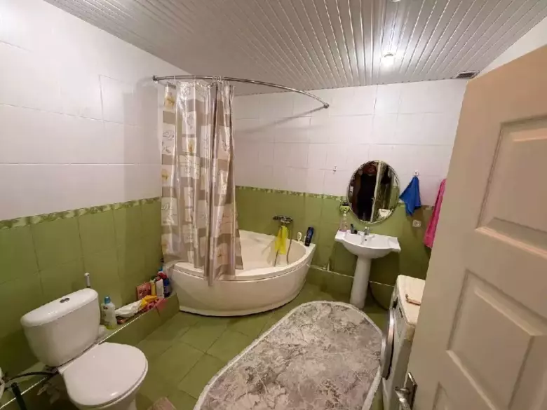 Продам 5 ком. Мирабадский район. Центр города!