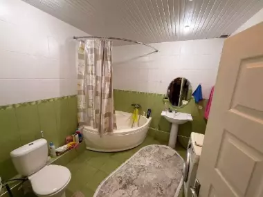 Продам 5 ком. Мирабадский район. Центр города!