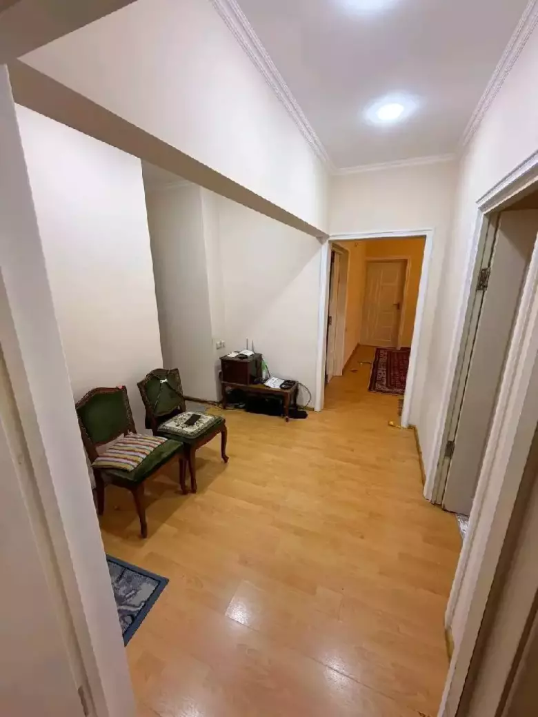 Продам 5 ком. Мирабадский район. Центр города!