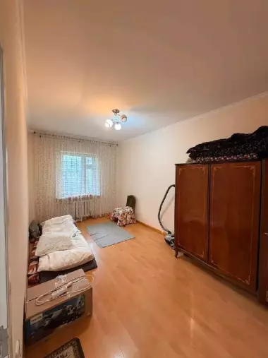 Продам 5 ком. Мирабадский район. Центр города!