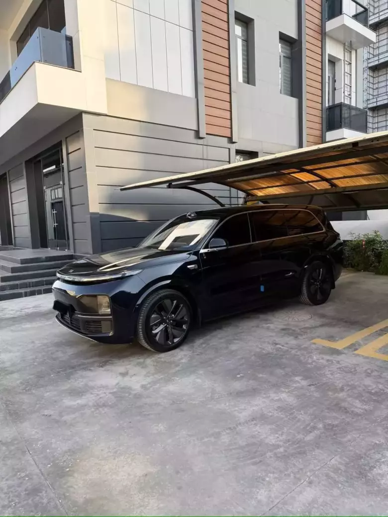 Lixiang L9 Ultra 2025г