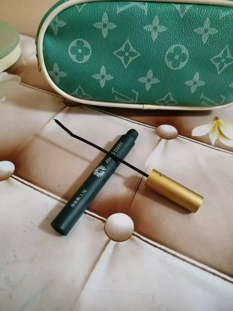 продам туш (недорого)