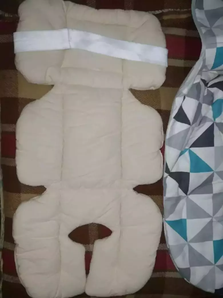 Новый.Матрас и чехол в стульчик для кормления.