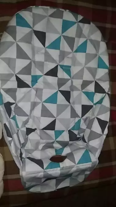 Новый.Матрас и чехол в стульчик для кормления.