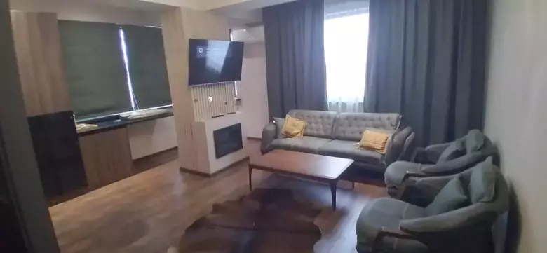 Сдаю новый евролюкс 2/8/12 улЛисунова метроЯшнабад