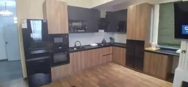 Сдаю новый евролюкс 2/8/12 улЛисунова метроЯшнабад