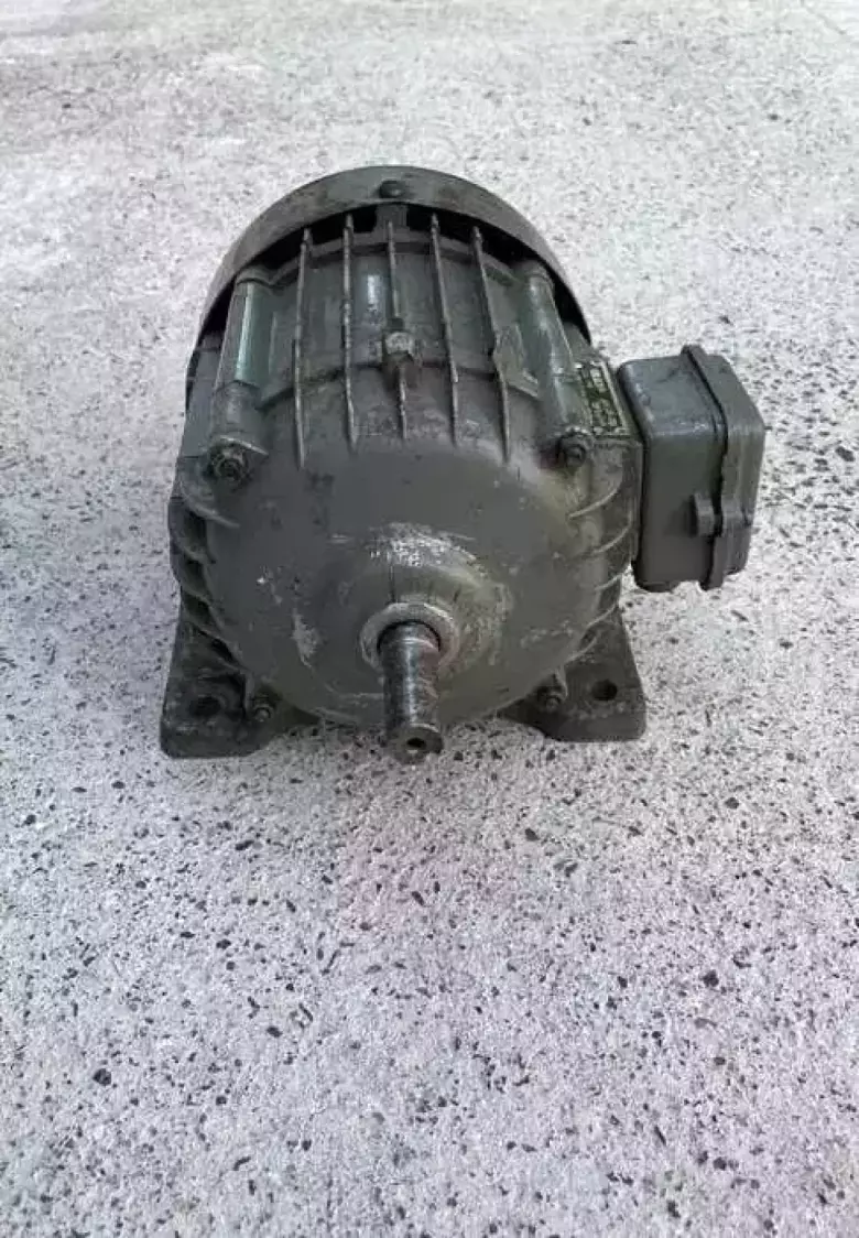 Однофазный асинхронный электродвигатель(мотор)