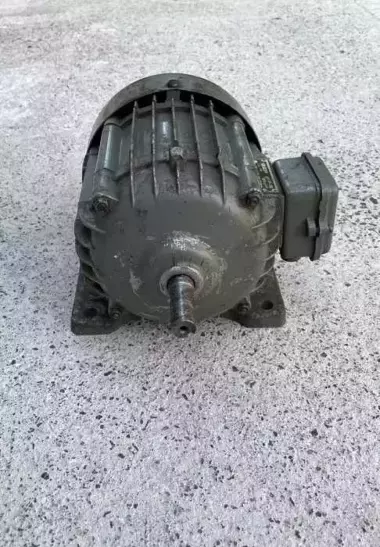 Однофазный асинхронный электродвигатель(мотор)