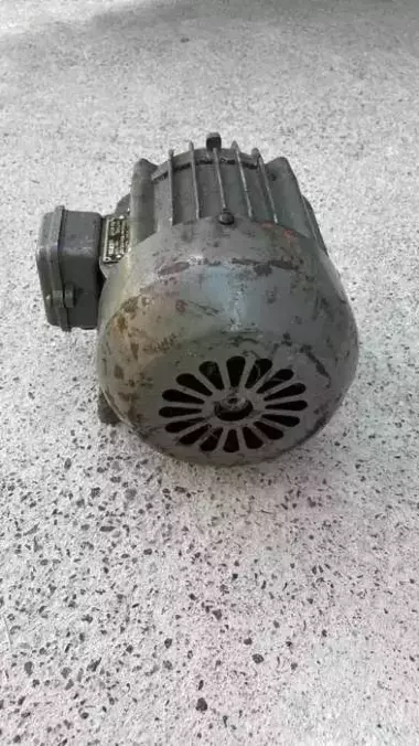 Однофазный асинхронный электродвигатель(мотор)