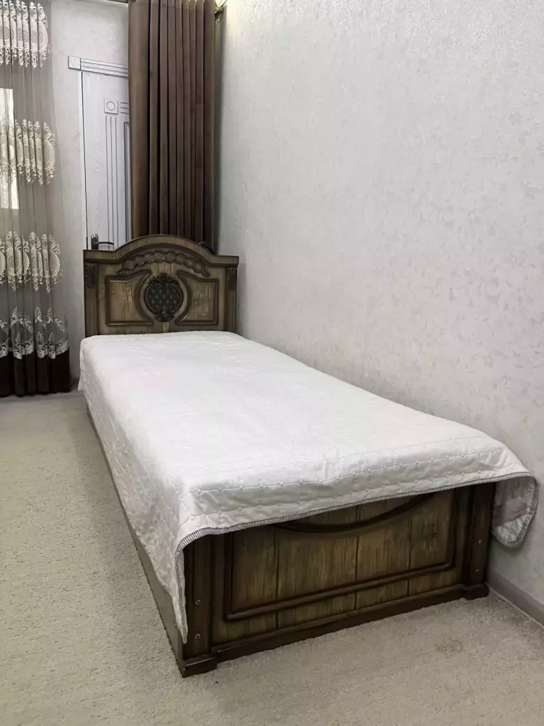 Односпальная кровать 88×215 — хорошее состояние