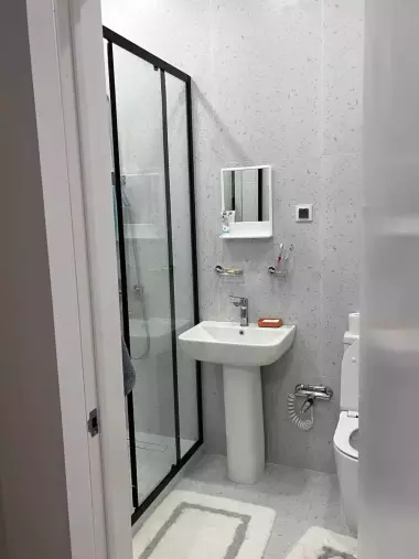 Продается 2х комнатная квартира в центре Нукуса рядом с президентской дорогой.