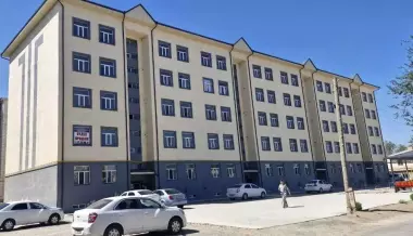 Продается 2х комнатная квартира в центре Нукуса рядом с президентской дорогой.