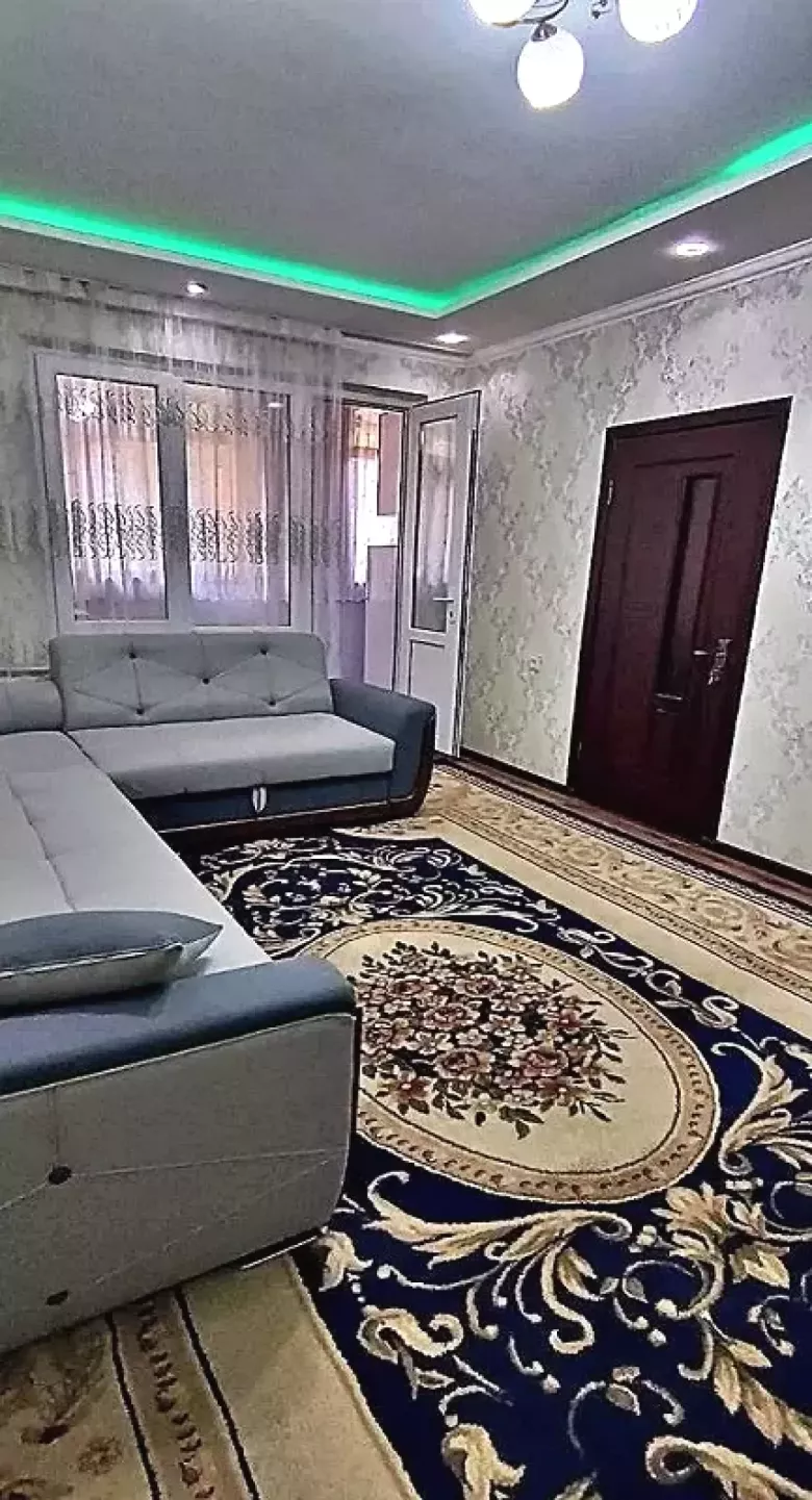 Массив; ТТЗ- 1. (Базар « Навруз »). 2х- комнатная.