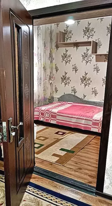 Массив; ТТЗ- 1. (Базар « Навруз »). 2х- комнатная.