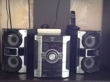 КУПЛЮ. Телевизоры.(4К Смарт.LCD.LED.UHD) (Можно разбитый!)