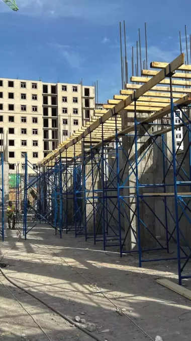 опалубка, монолит леса, домкрат, стойка, колонна