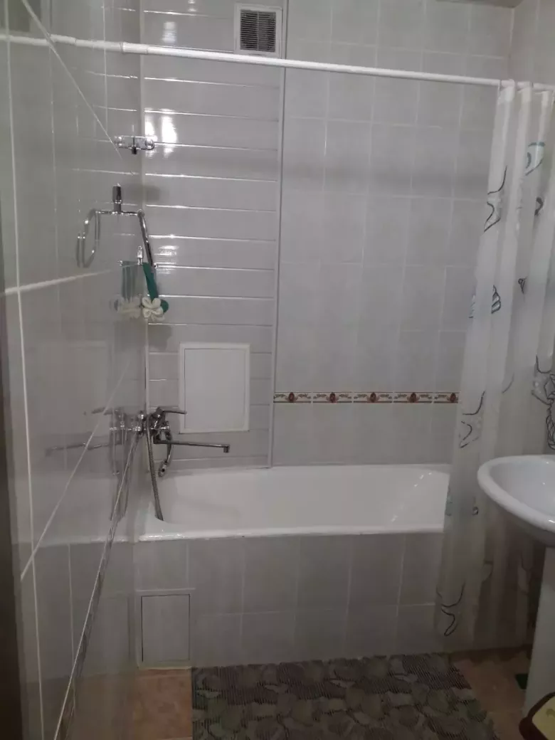 Сдаю квартиру 3/2/9 массив Айбек