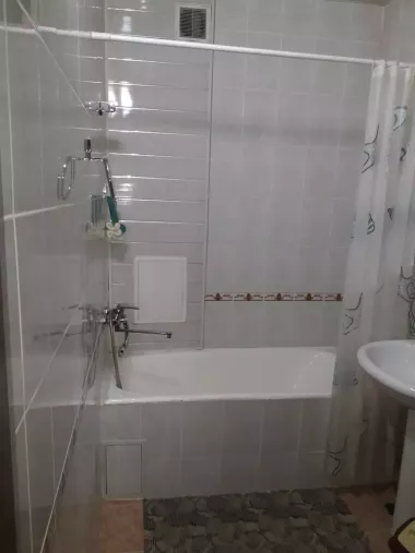 Сдаю квартиру 3/2/9 массив Айбек