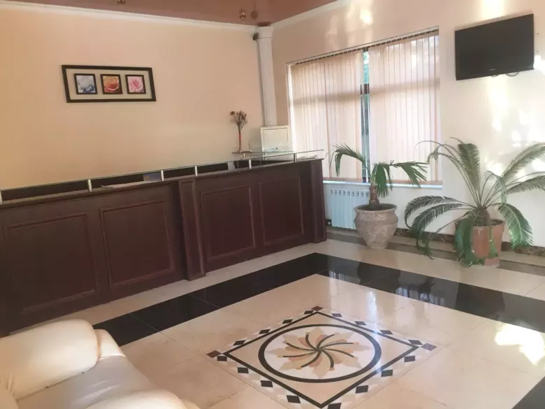 Продам офисное здание Юнусабад-8 4уровня 9соток 1800кв.м