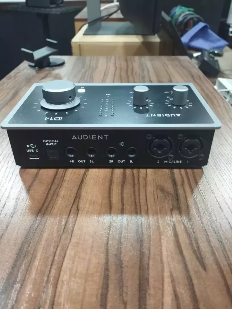 Audient ID14 Звуковая карта