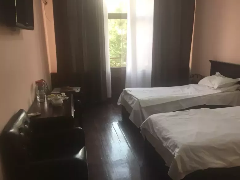 Продам офисное здание Юнусабад-8 4уровня 9соток 1800кв.м