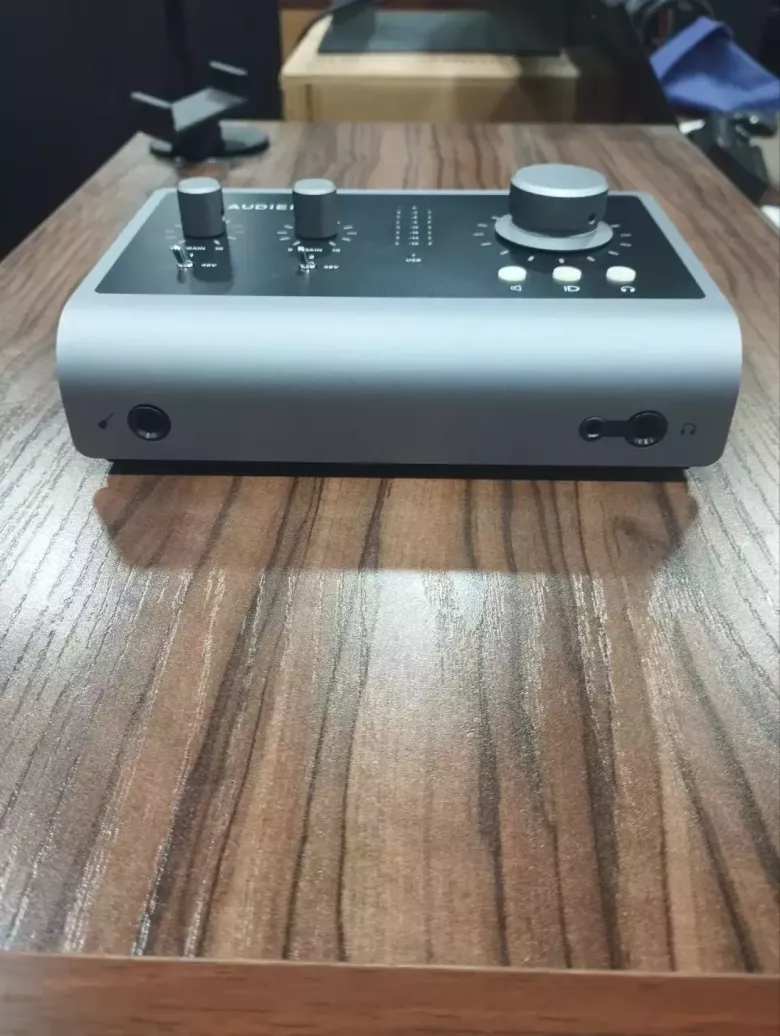 Audient ID14 Звуковая карта