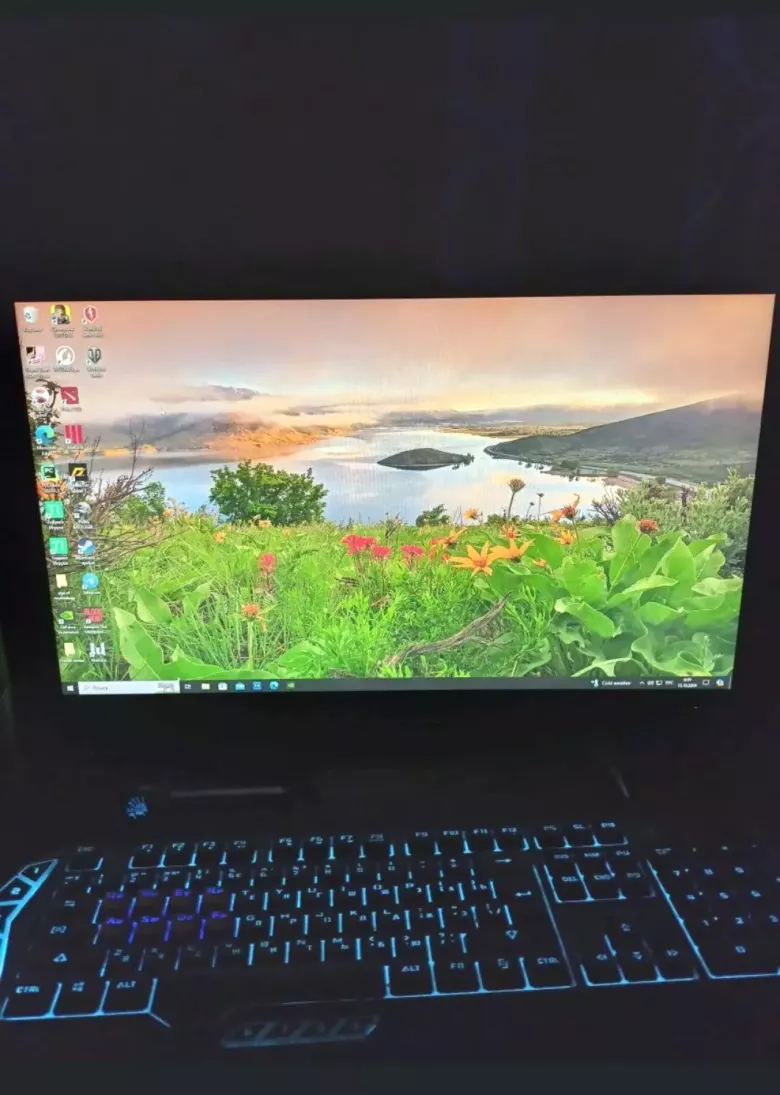 stol kompyuteri sotiladi