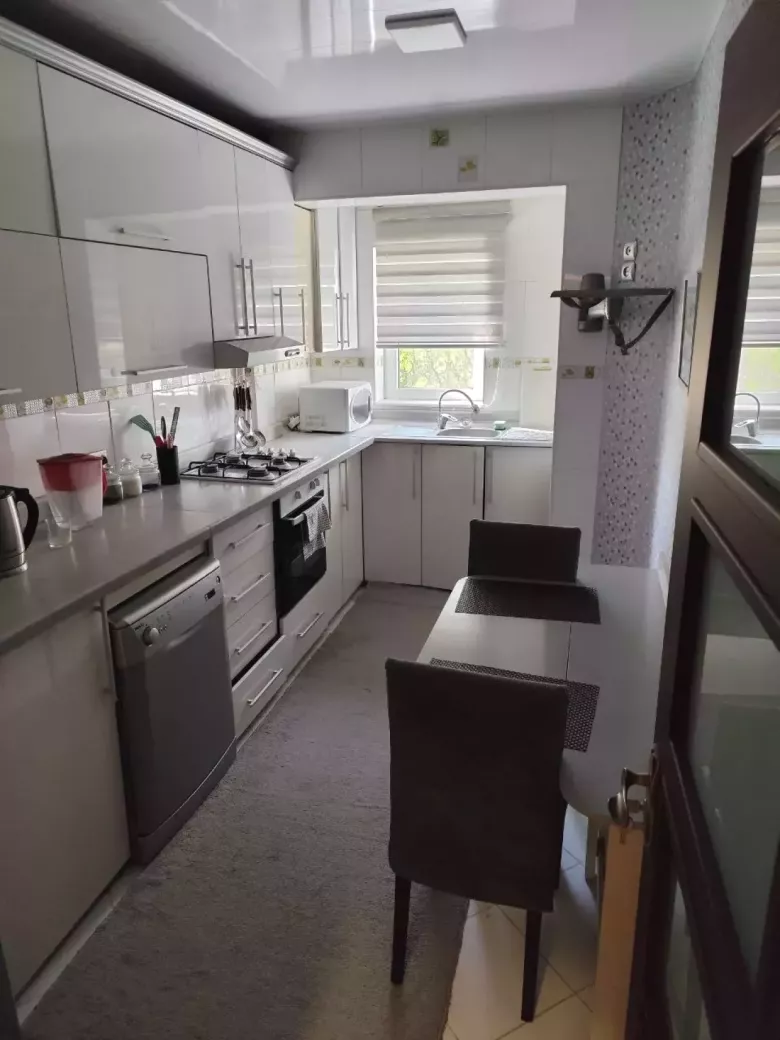 Сдаю евролюкс 3/5/9 ул С.Азимова посольство Японии