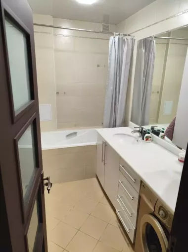 Сдаю евролюкс 3/5/9 ул С.Азимова посольство Японии