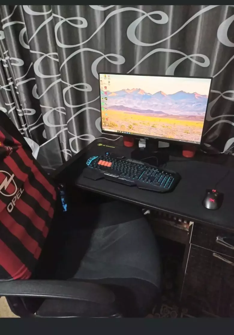 stol kompyuteri sotiladi