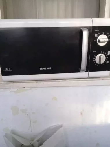 Микроволновка Самсунг с гарантией.Анатолий.700000 сум.