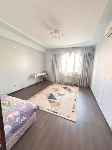 Продам квартиру 5/5/7 улА.Навои Ташкентсити 155кв.м с ремонтом