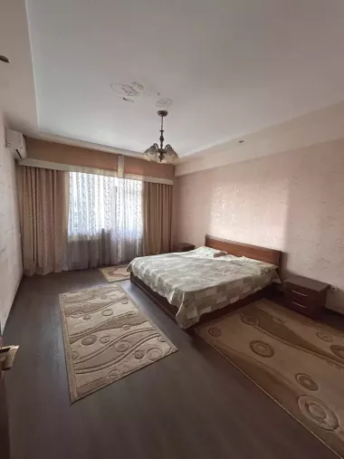 Продам квартиру 5/5/7 улА.Навои Ташкентсити 155кв.м с ремонтом